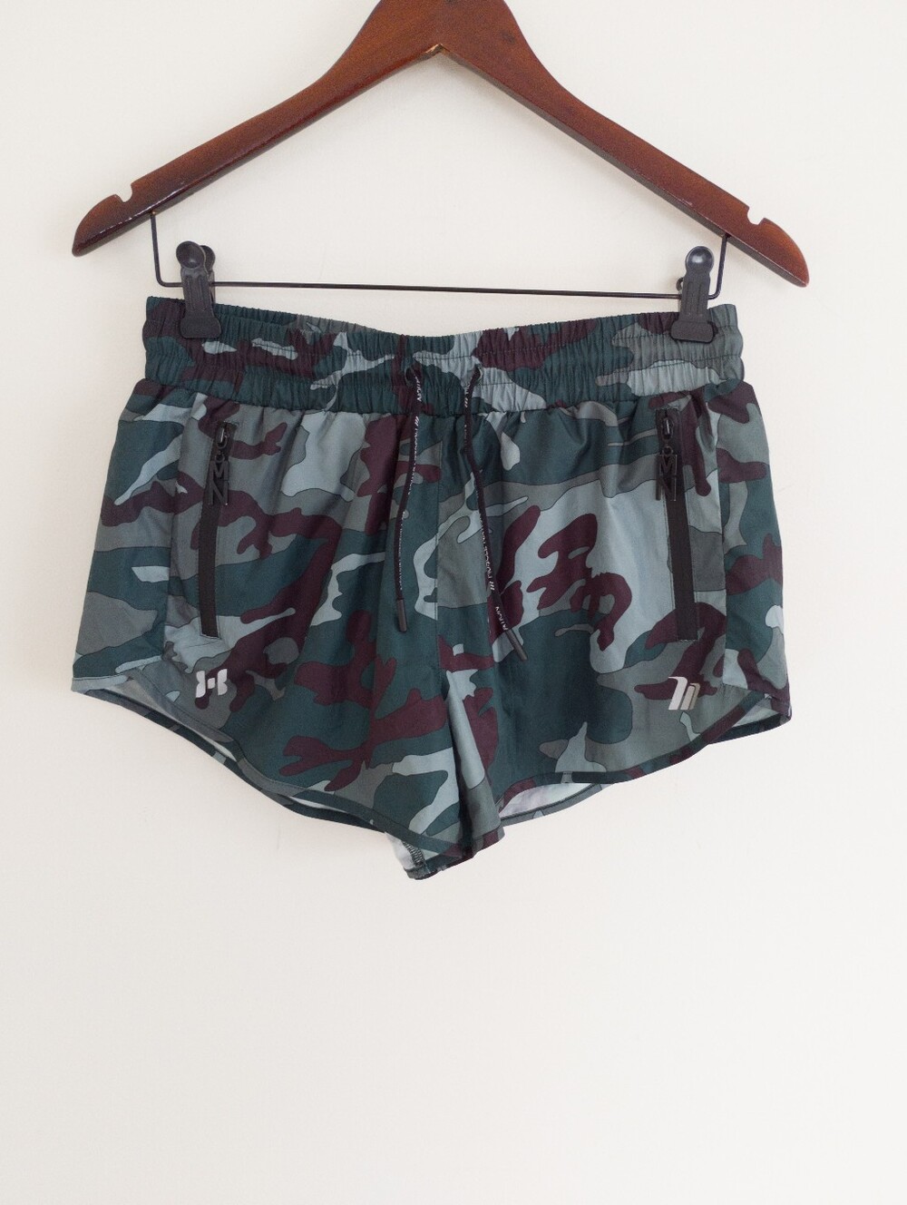 Muscle Nation Women’s Camo Athletic Running Shorts Green Grey Small Zip Pockets